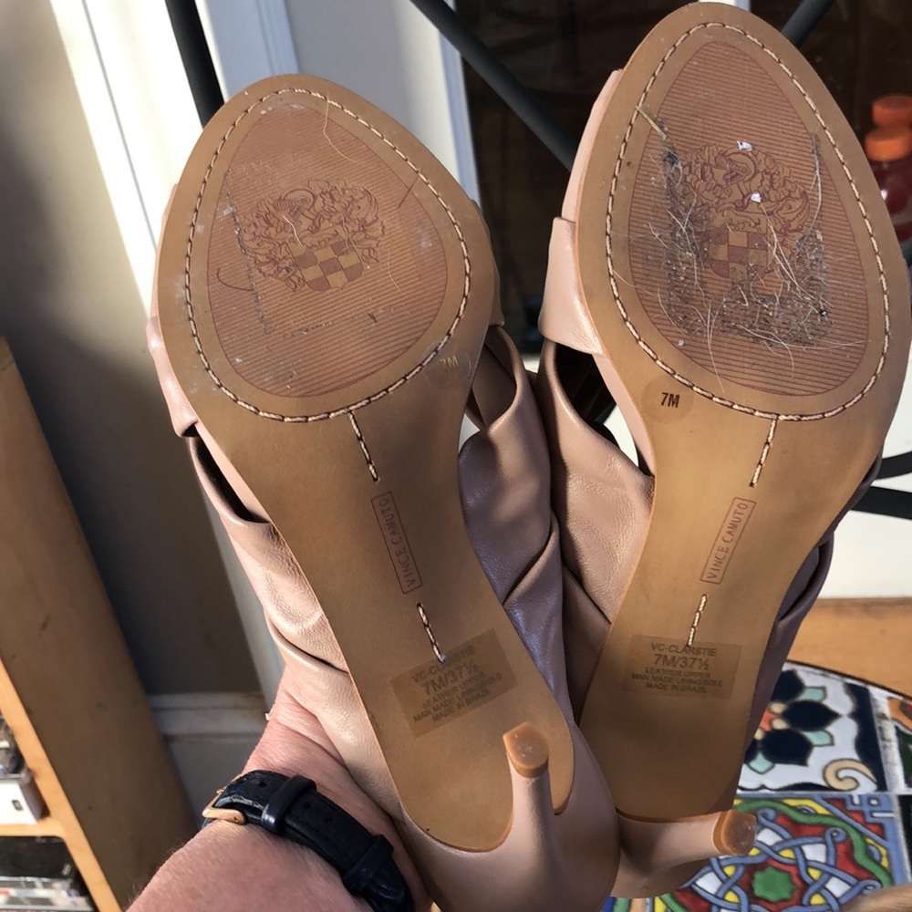 Vince Camuto NWOT Tan Slingback Mule Heels with Crossover Design - Picture 5 of 5